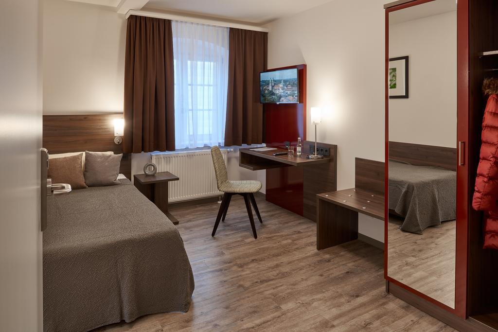 Elia Hotel Кемптен Екстериор снимка